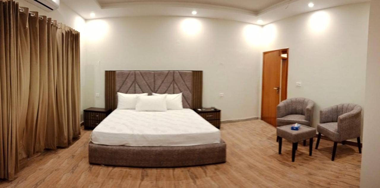 Hayat Grand Guest House Islamabad Exteriör bild