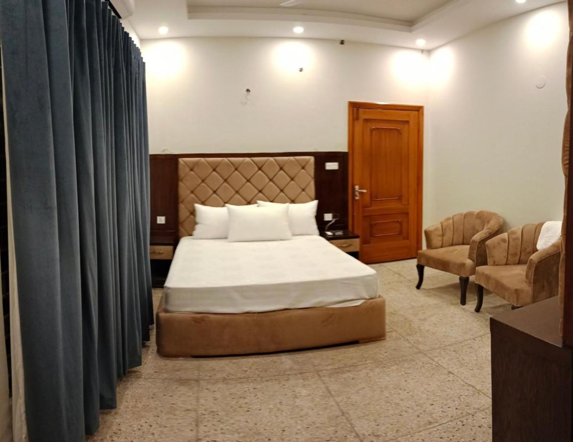 Hayat Grand Guest House Islamabad Exteriör bild