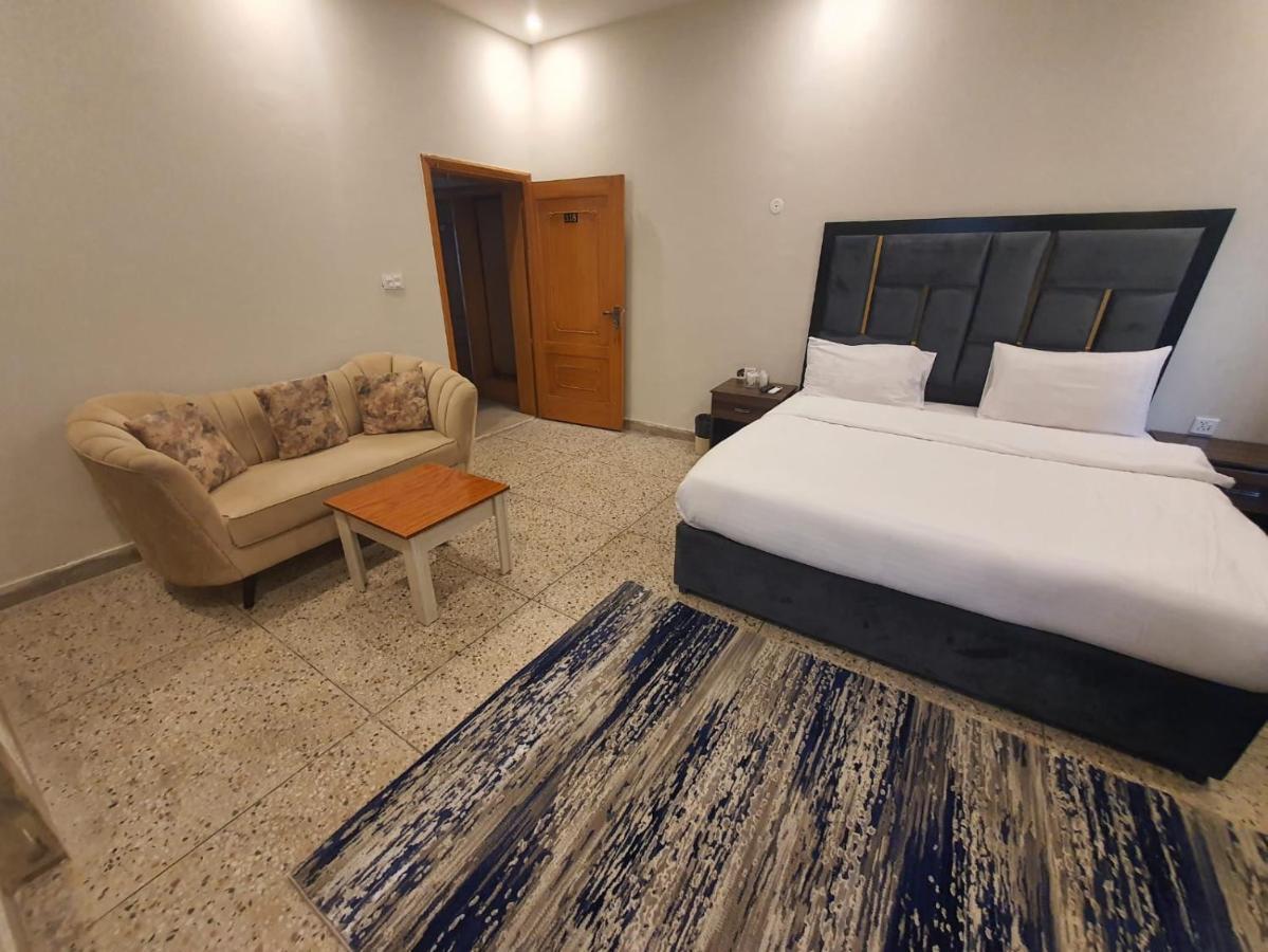 Hayat Grand Guest House Islamabad Exteriör bild