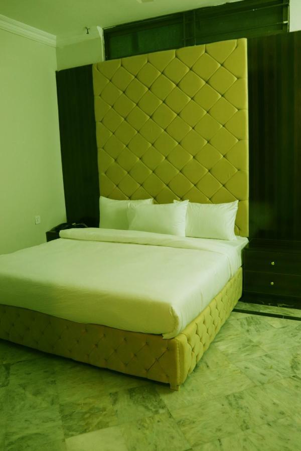 Hayat Grand Guest House Islamabad Exteriör bild